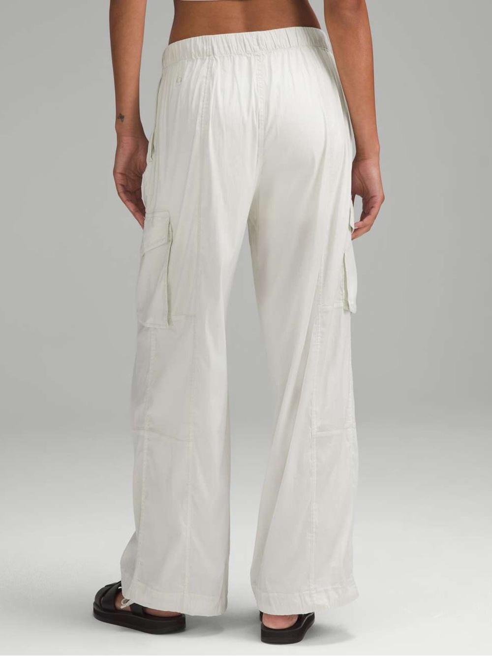 Lululemon Lightweight Adjustable MR Cargo Pant Bone Activewear Baggy XS NWT - Picture 2 of 13